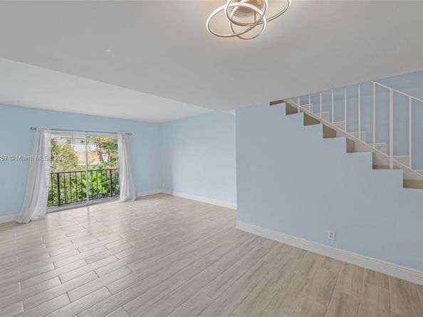6709 N Kendall Dr 229, Pinecrest FL 33156