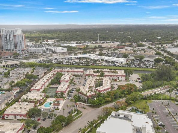 6709 N Kendall Dr 229, Pinecrest FL 33156