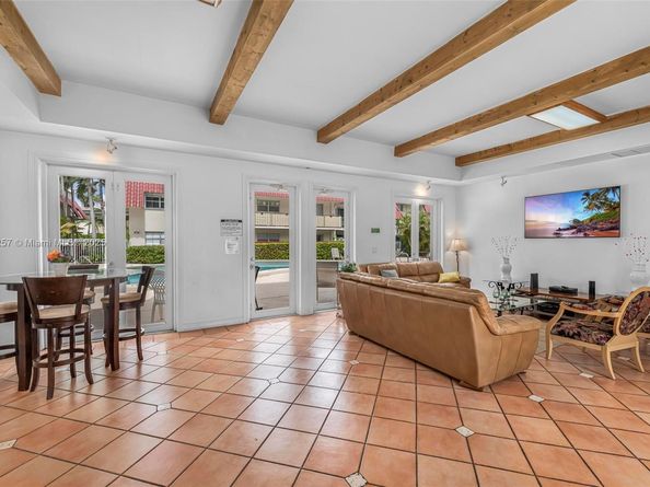 6709 N Kendall Dr 229, Pinecrest FL 33156
