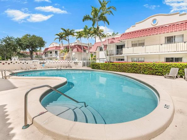 6709 N Kendall Dr 229, Pinecrest FL 33156