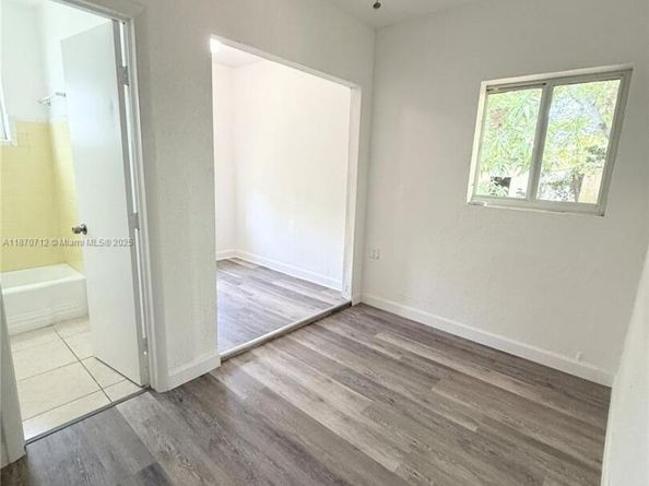 1450 NW 35th St, Miami FL 33142