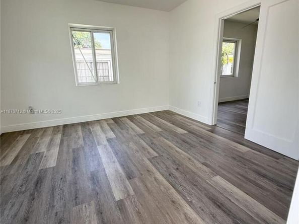 1450 NW 35th St, Miami FL 33142