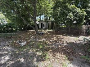 1450 NW 35th St, Miami FL 33142