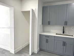 9221 Broad Manor Rd, Miami FL 33147