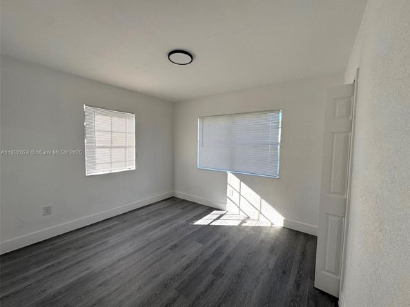 9221 Broad Manor Rd, Miami FL 33147