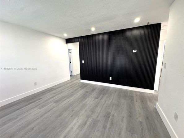 9221 Broad Manor Rd, Miami FL 33147