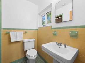 1038 Tyler St, Hollywood FL 33019