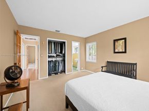 1038 Tyler St, Hollywood FL 33019