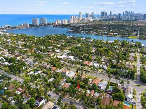 1038 Tyler St, Hollywood FL 33019