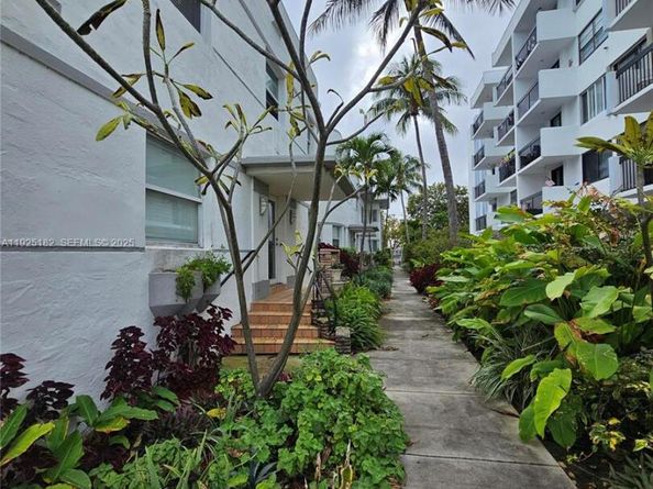 6905 Bay Dr 16, Miami Beach FL 33141