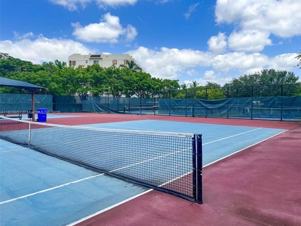 4015 W Palm Aire Dr 506, Pompano Beach FL 33069