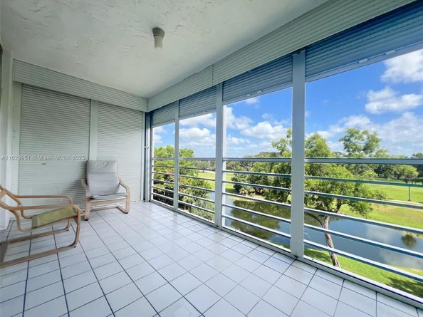 4015 W Palm Aire Dr 506, Pompano Beach FL 33069