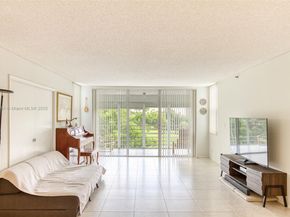 4015 W Palm Aire Dr 506, Pompano Beach FL 33069