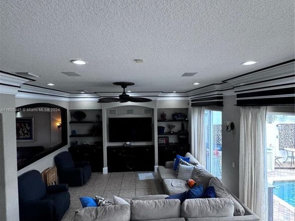 5363 SW 38th Ave, Hollywood FL 33312