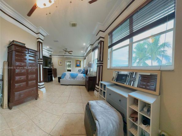 5363 SW 38th Ave, Hollywood FL 33312