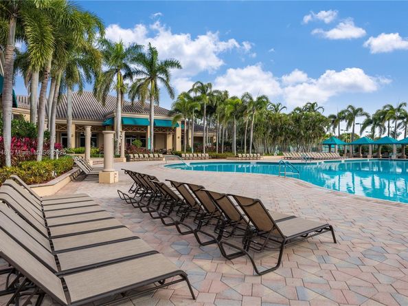 1894 NW 141st Ave, Pembroke Pines FL 33028