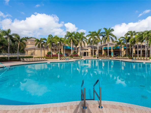 1894 NW 141st Ave, Pembroke Pines FL 33028