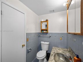 10446 SW 52nd St, Cooper City FL 33328