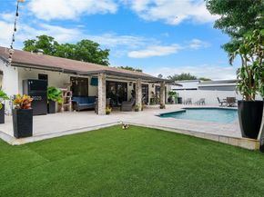 10446 SW 52nd St, Cooper City FL 33328