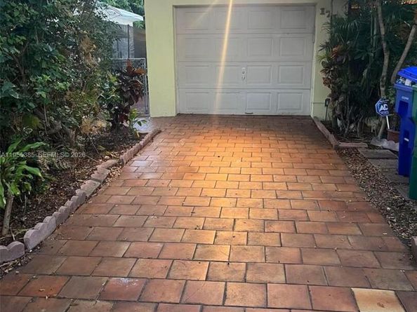 1712 SW 13th St, Miami FL 33145