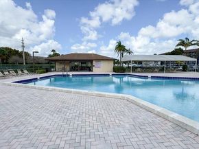 301 SW 135th Ave 108C, Pembroke Pines FL 33027