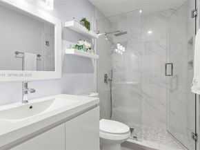 1064 NW 97th Ave 219, Pembroke Pines FL 33024