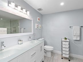 1064 NW 97th Ave 219, Pembroke Pines FL 33024