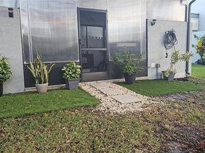 1064 NW 97th Ave 219, Pembroke Pines FL 33024