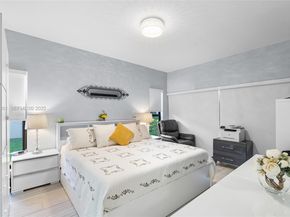 1064 NW 97th Ave 219, Pembroke Pines FL 33024