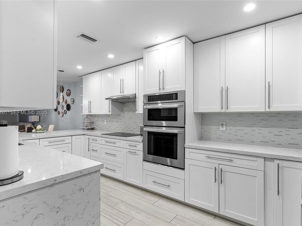 1064 NW 97th Ave 219, Pembroke Pines FL 33024