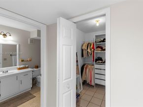 16175 Golf Club Rd 212, Weston FL 33326