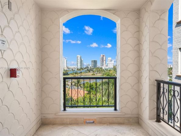 Undisclosed Address #A11783377, Fisher Island FL 33109
