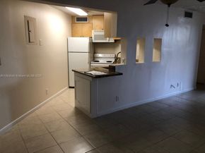 215 Lake Pointe Dr 103, Oakland Park FL 33309