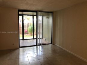 215 Lake Pointe Dr 103, Oakland Park FL 33309