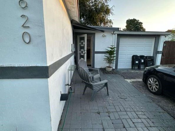 6620 Custer St, Hollywood FL 33024