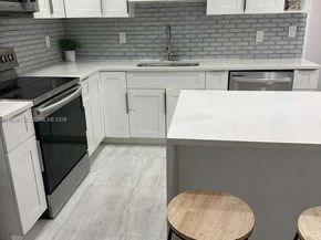 6620 Custer St, Hollywood FL 33024