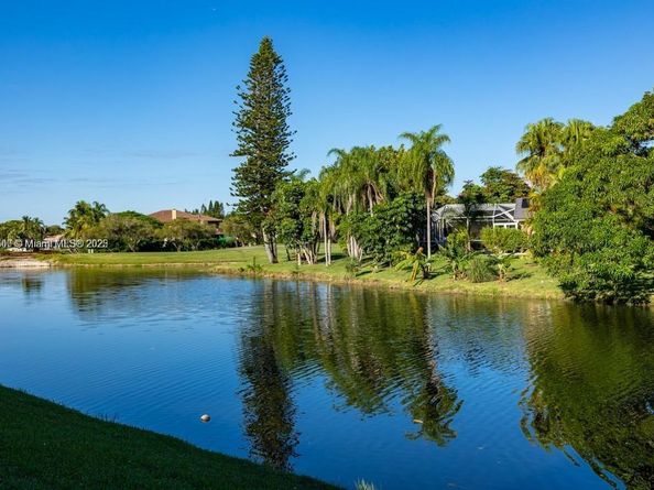 8449 NW 78th Ct, Tamarac FL 33321