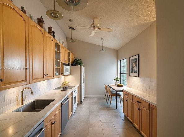 8449 NW 78th Ct, Tamarac FL 33321