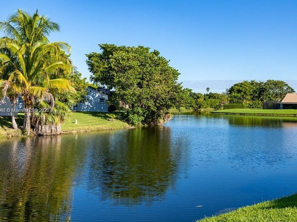 8449 NW 78th Ct, Tamarac FL 33321