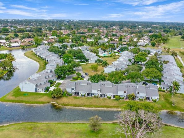 8449 NW 78th Ct, Tamarac FL 33321