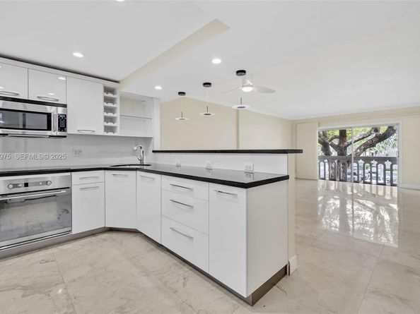 100 Edgewater Dr 240, Coral Gables FL 33133