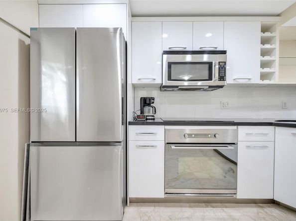 100 Edgewater Dr 240, Coral Gables FL 33133