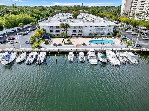 100 Edgewater Dr 240, Coral Gables FL 33133