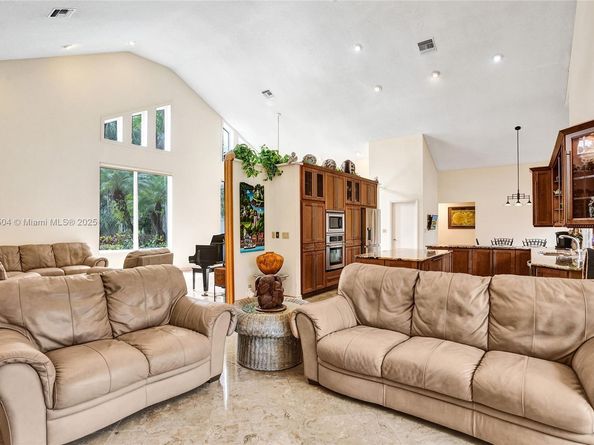 4955 NW 81st Ave, Coral Springs FL 33067