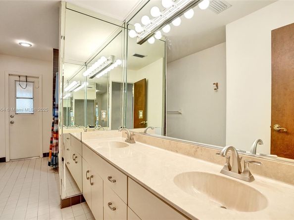 4955 NW 81st Ave, Coral Springs FL 33067