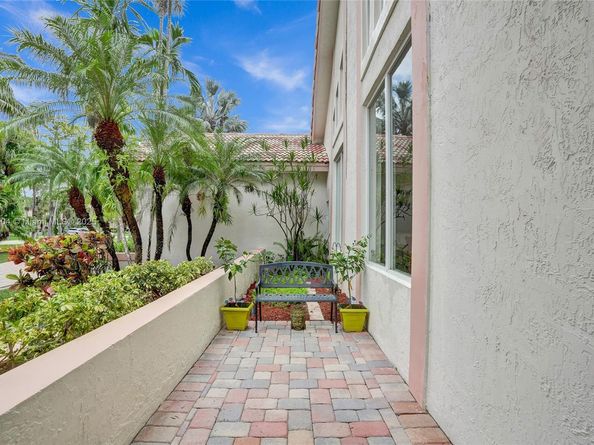 4955 NW 81st Ave, Coral Springs FL 33067