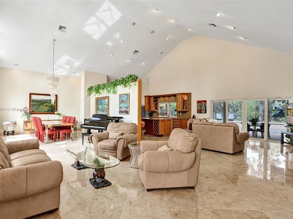 4955 NW 81st Ave, Coral Springs FL 33067