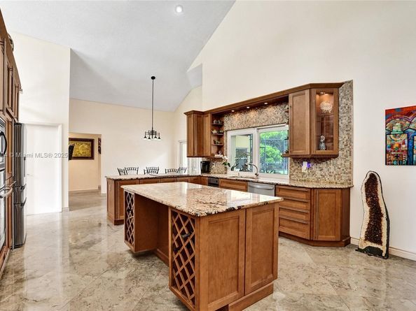 4955 NW 81st Ave, Coral Springs FL 33067