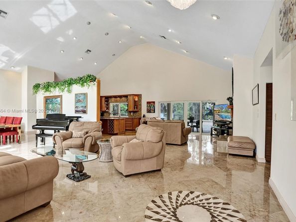 4955 NW 81st Ave, Coral Springs FL 33067