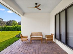 11125 N Sierra Ranch Dr, Davie FL 33324